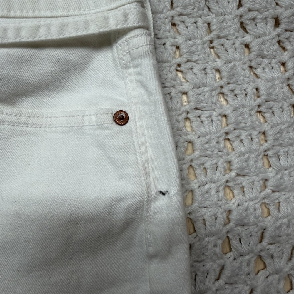 American Eagle Bermuda Denim Shorts Women Sz 2 White Stretch Pockets Button - Picture 3 of 14